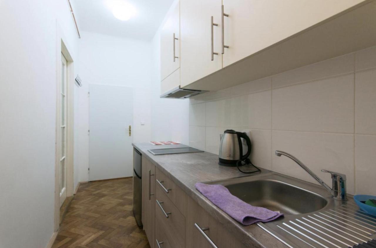 Central Prague Wenceslas Square Apartments Exterior photo